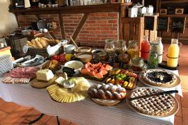 Restaurace je momentálně v provozu pouze pro ubytované, popř předem objednané skupinové akce. Omlouváme se ....